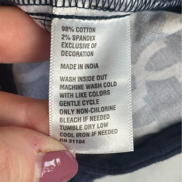 Crown & Ivy Women's Blue White Geometric Print Chino Shorts Size 2 Preppy Beach - Picture 4 of 7